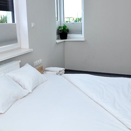 Pokoje, Apartamenty, Restauracja Marcus Оборники Экстерьер фото
